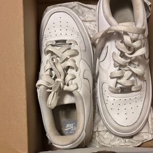 Nike Kids White Air Force 1 Sneakers